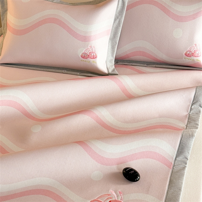 91家纺网 家纺一手货源 找家纺 Sweet dreams甜梦 2025新款母婴级7A抗菌养生冰藤席席子凉席-影棚2床席款 波浪调皮兔