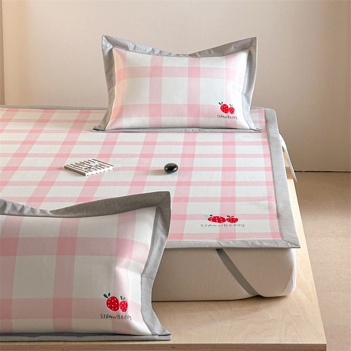 91家纺网 家纺一手货源 找家纺 Sweet dreams甜梦 2025新款母婴级7A抗菌养生冰藤席席子凉席-影棚2床席款 格子草莓