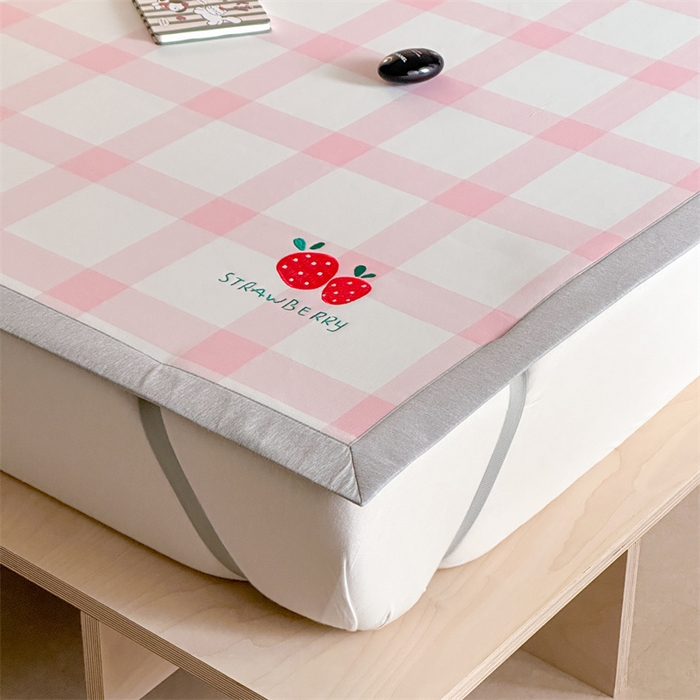 91家纺网 家纺一手货源 找家纺 Sweet dreams甜梦 2025新款母婴级7A抗菌养生冰藤席席子凉席-影棚2床席款 格子草莓