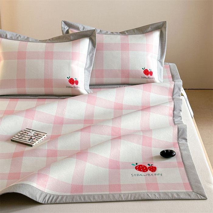 91家纺网 家纺一手货源 找家纺 Sweet dreams甜梦 2025新款母婴级7A抗菌养生冰藤席席子凉席-影棚2床席款 格子草莓