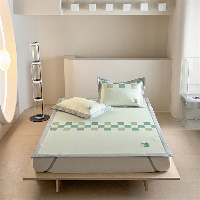 91家纺网 家纺一手货源 找家纺 Sweet dreams甜梦 2025新款母婴级7A抗菌养生冰藤席席子凉席-影棚2床席款 格子恐龙