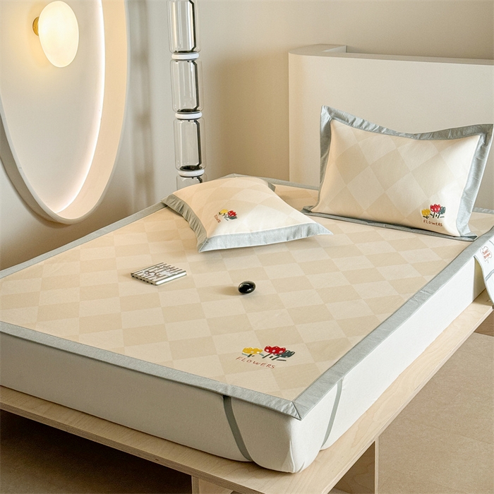 91家纺网 家纺一手货源 找家纺 Sweet dreams甜梦 2025新款母婴级7A抗菌养生冰藤席席子凉席-影棚2床席款 菱格小花朵