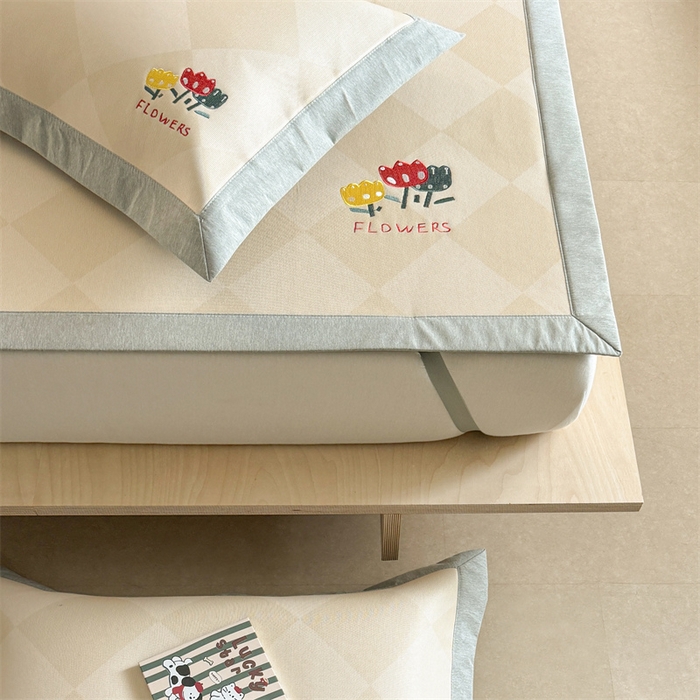 91家纺网 家纺一手货源 找家纺 Sweet dreams甜梦 2025新款母婴级7A抗菌养生冰藤席席子凉席-影棚2床席款 菱格小花朵