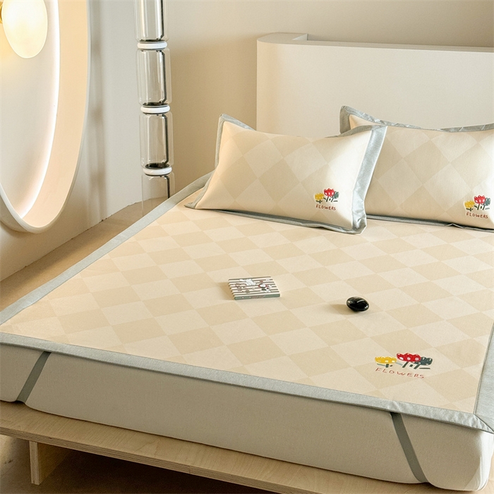 91家纺网 家纺一手货源 找家纺 Sweet dreams甜梦 2025新款母婴级7A抗菌养生冰藤席席子凉席-影棚2床席款 菱格小花朵