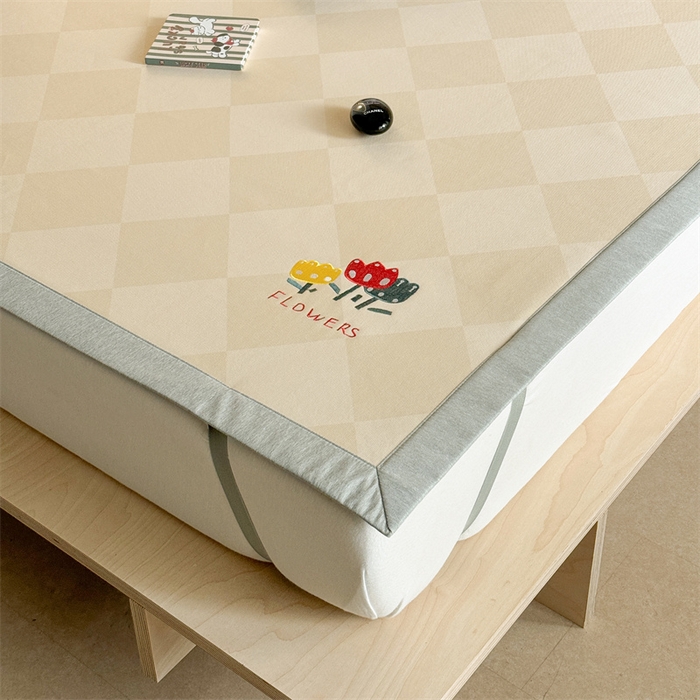 91家纺网 家纺一手货源 找家纺 Sweet dreams甜梦 2025新款母婴级7A抗菌养生冰藤席席子凉席-影棚2床席款 菱格小花朵