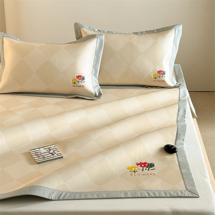 91家纺网 家纺一手货源 找家纺 Sweet dreams甜梦 2025新款母婴级7A抗菌养生冰藤席席子凉席-影棚2床席款 菱格小花朵