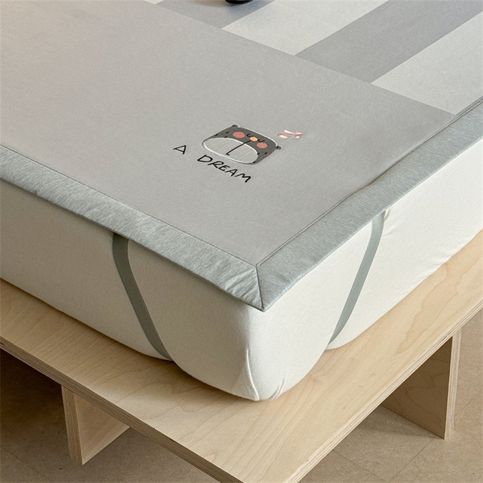 91家纺网 家纺一手货源 找家纺 Sweet dreams甜梦 2025新款母婴级7A抗菌养生冰藤席席子凉席-影棚2床席款 美梦熊