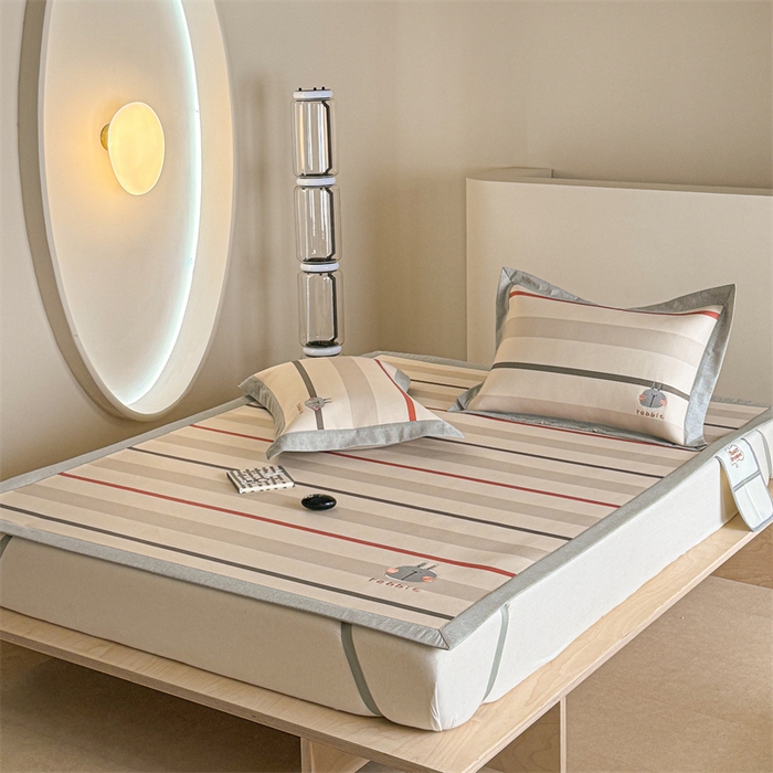 91家纺网 家纺一手货源 找家纺 Sweet dreams甜梦 2025新款母婴级7A抗菌养生冰藤席席子凉席-影棚2床席款 条纹小兔