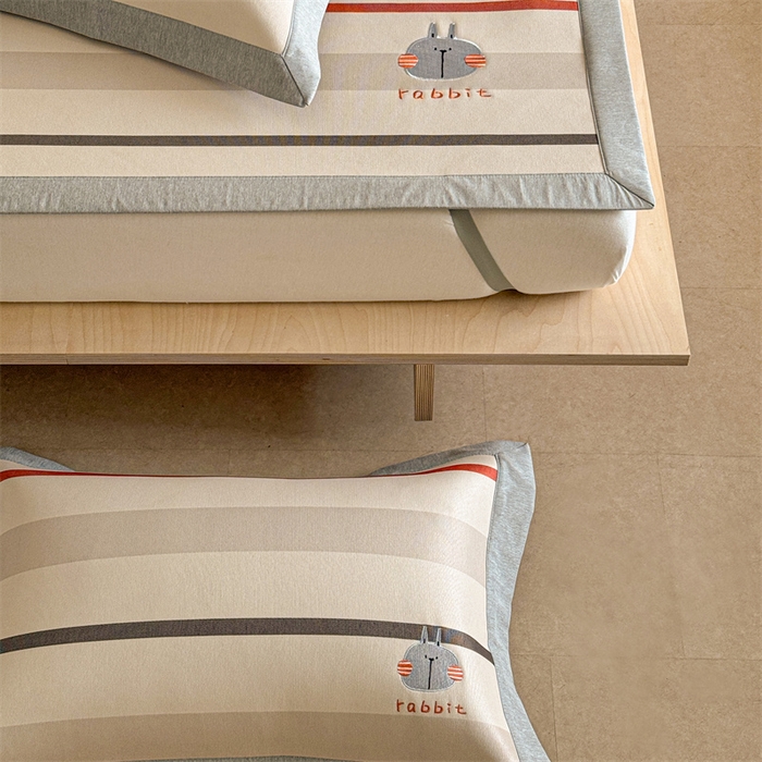 91家纺网 家纺一手货源 找家纺 Sweet dreams甜梦 2025新款母婴级7A抗菌养生冰藤席席子凉席-影棚2床席款 条纹小兔