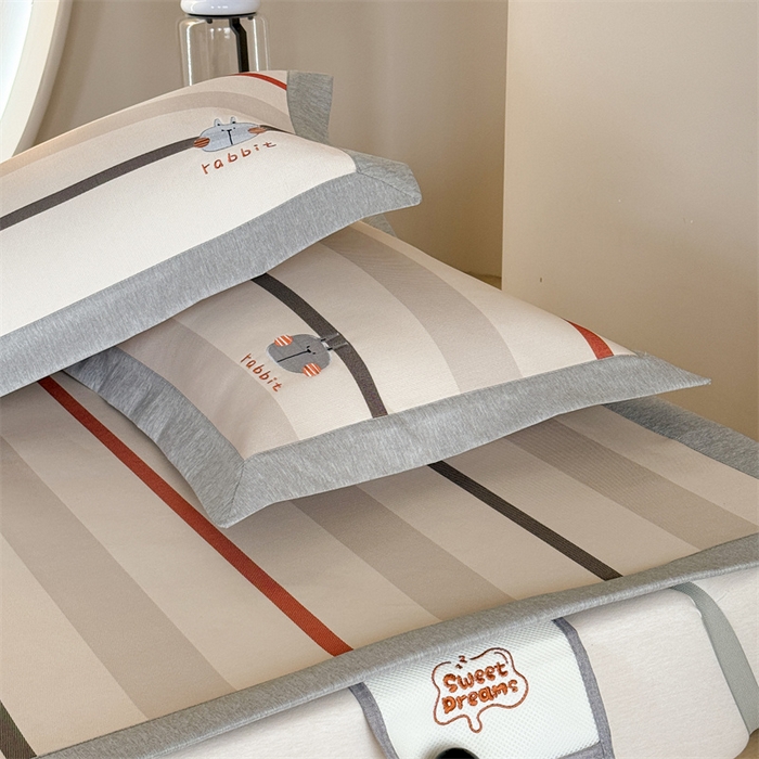 91家纺网 家纺一手货源 找家纺 Sweet dreams甜梦 2025新款母婴级7A抗菌养生冰藤席席子凉席-影棚2床席款 条纹小兔