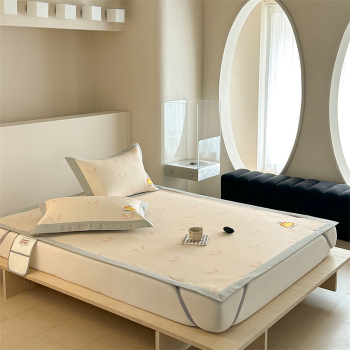 91家纺网 家纺一手货源 找家纺 Sweet dreams甜梦 2025新款母婴级7A抗菌养生冰藤席席子凉席-影棚2床席款 小草毛毛