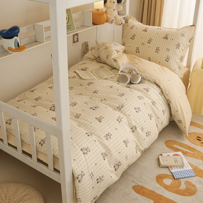 91家纺网 家纺一手货源 找家纺 天之爱 2025新款全棉纯棉印花三件套学生六件套 条纹熊