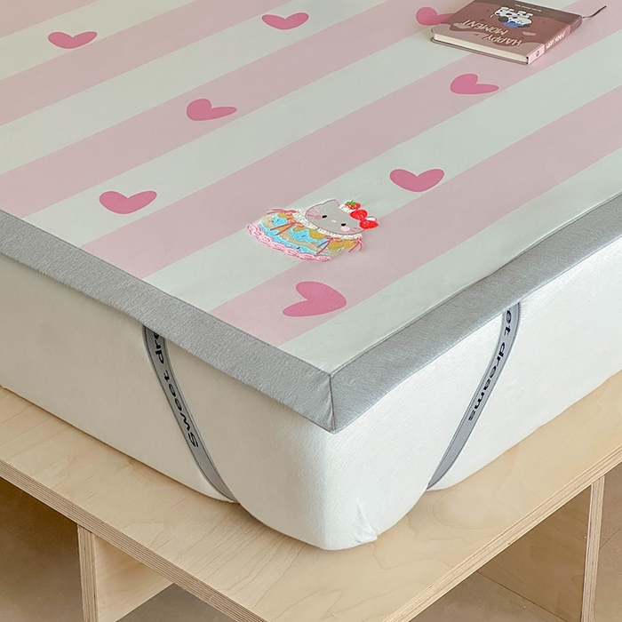 91家纺网 家纺一手货源 找家纺 Sweet dreams甜梦 2025新款母婴级7A抗菌养生冰藤席席子凉席-影棚2床席款 蛋糕猫猫