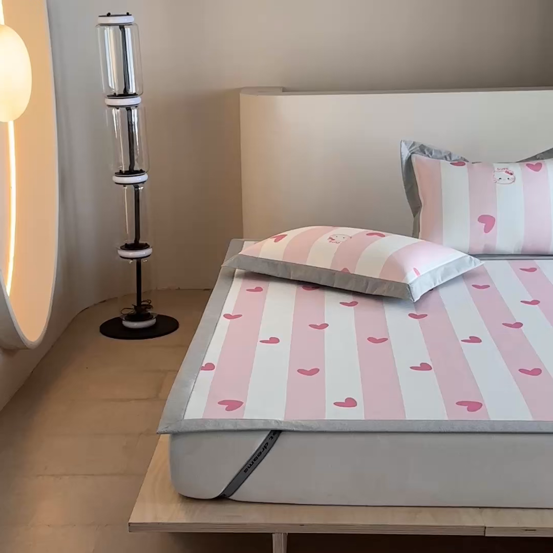 91家纺网 家纺一手货源 找家纺 Sweet dreams甜梦 2025新款母婴级7A抗菌养生冰藤席席子凉席-影棚2床席款 蛋糕猫猫