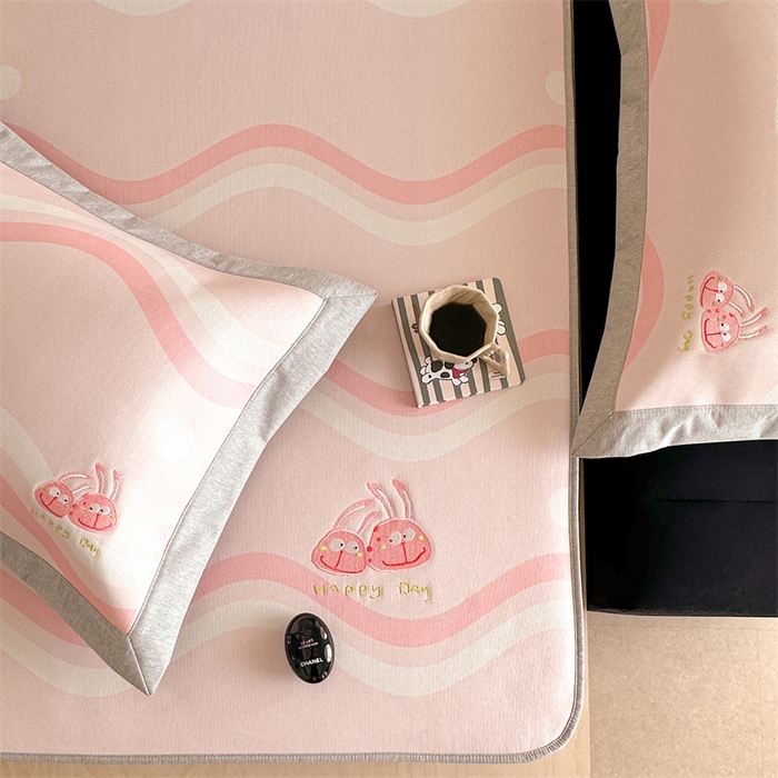 91家纺网 家纺一手货源 找家纺 Sweet dreams甜梦 2025新款母婴级7A抗菌养生冰藤席席子凉席-影棚2床笠款 波浪调皮兔