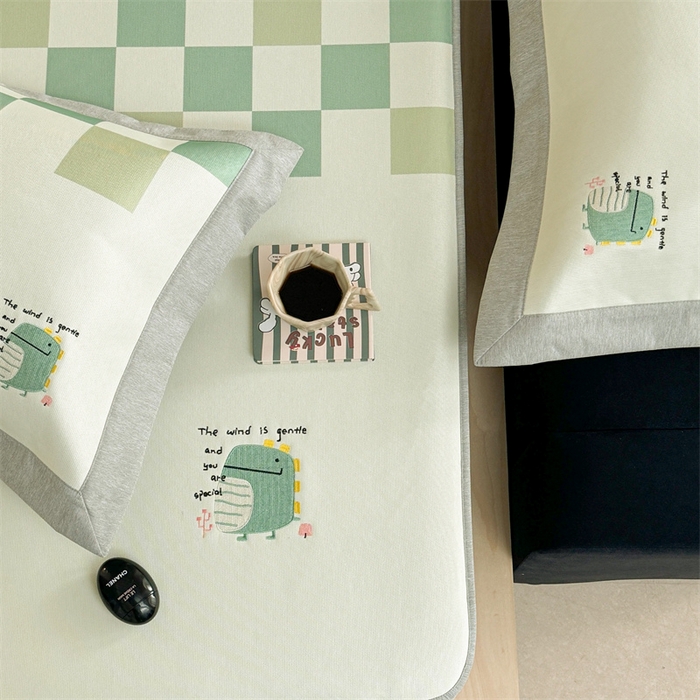 91家纺网 家纺一手货源 找家纺 Sweet dreams甜梦 2025新款母婴级7A抗菌养生冰藤席席子凉席-影棚2床笠款 格子恐龙