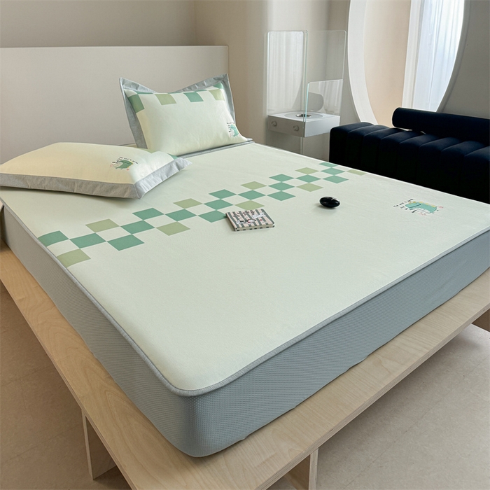 91家纺网 家纺一手货源 找家纺 Sweet dreams甜梦 2025新款母婴级7A抗菌养生冰藤席席子凉席-影棚2床笠款 格子恐龙