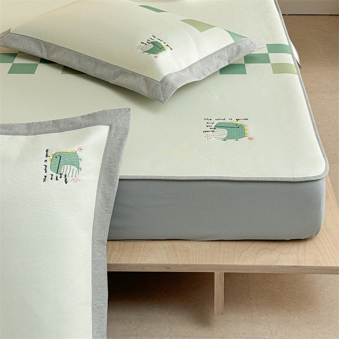 91家纺网 家纺一手货源 找家纺 Sweet dreams甜梦 2025新款母婴级7A抗菌养生冰藤席席子凉席-影棚2床笠款 格子恐龙