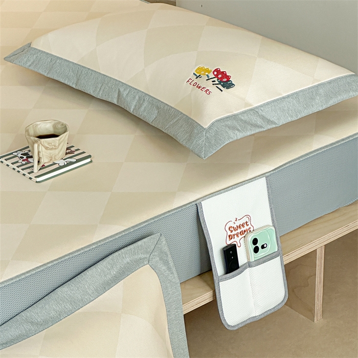 91家纺网 家纺一手货源 找家纺 Sweet dreams甜梦 2025新款母婴级7A抗菌养生冰藤席席子凉席-影棚2床笠款 菱格小花朵