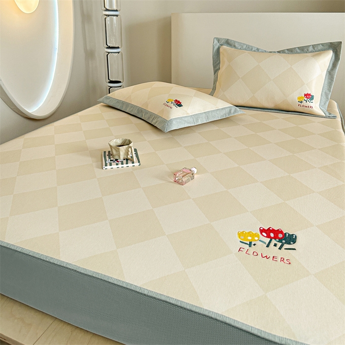 91家纺网 家纺一手货源 找家纺 Sweet dreams甜梦 2025新款母婴级7A抗菌养生冰藤席席子凉席-影棚2床笠款 菱格小花朵