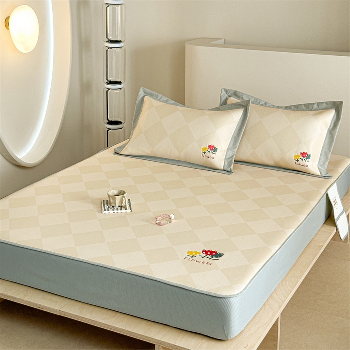 91家纺网 家纺一手货源 找家纺 Sweet dreams甜梦 2025新款母婴级7A抗菌养生冰藤席席子凉席-影棚2床笠款 菱格小花朵