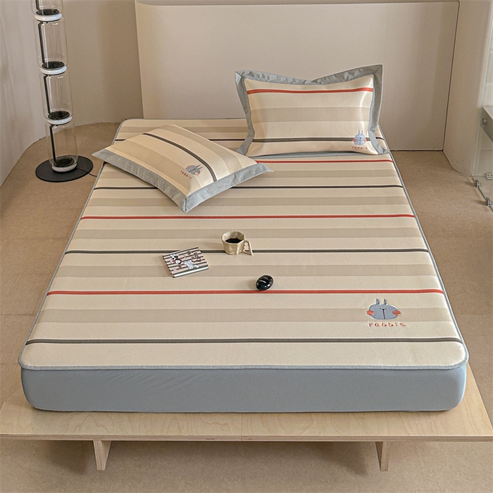 91家纺网 家纺一手货源 找家纺 Sweet dreams甜梦 2025新款母婴级7A抗菌养生冰藤席席子凉席-影棚2床笠款 条纹小兔