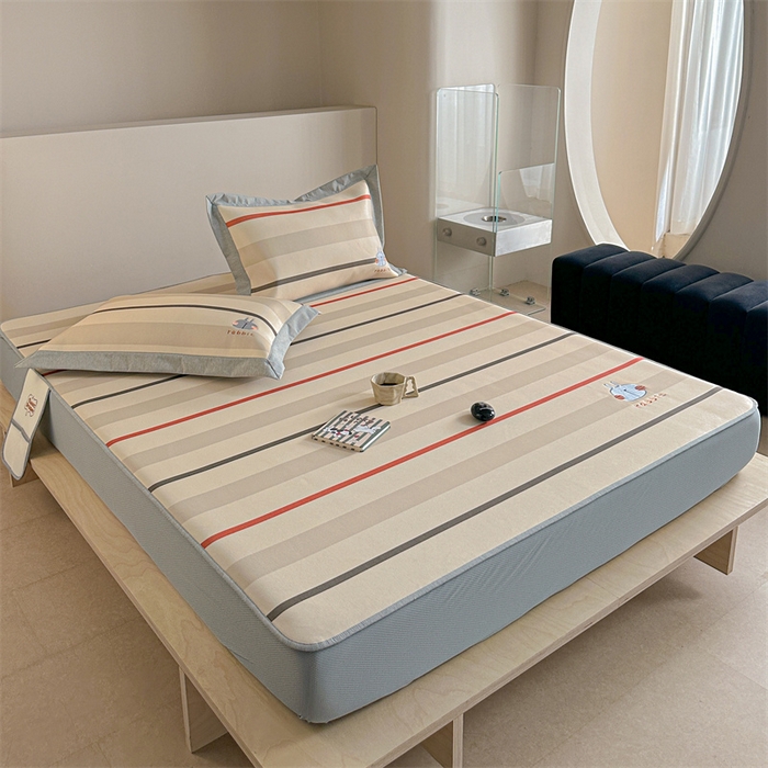 91家纺网 家纺一手货源 找家纺 Sweet dreams甜梦 2025新款母婴级7A抗菌养生冰藤席席子凉席-影棚2床笠款 条纹小兔