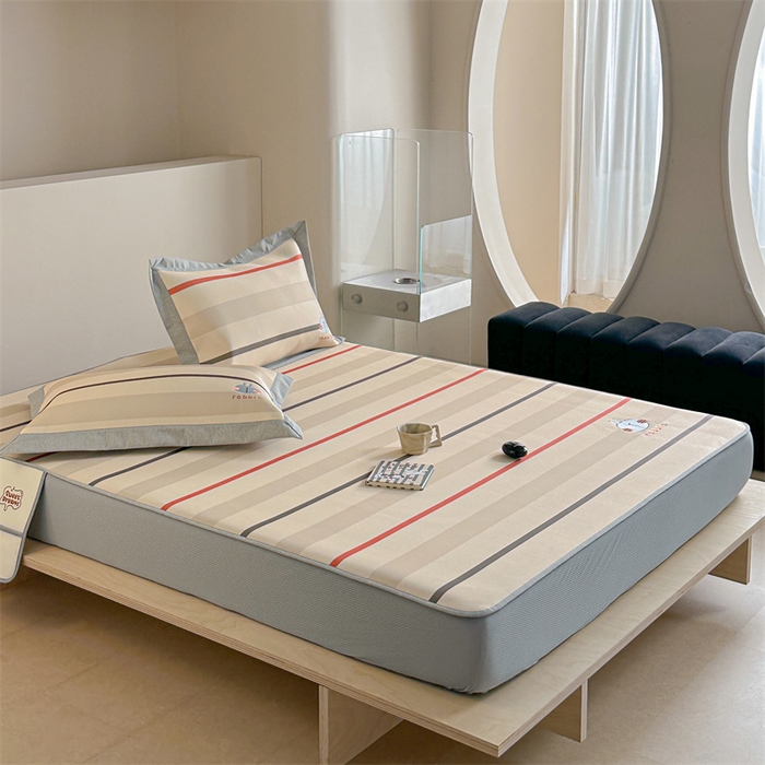 91家纺网 家纺一手货源 找家纺 Sweet dreams甜梦 2025新款母婴级7A抗菌养生冰藤席席子凉席-影棚2床笠款 条纹小兔