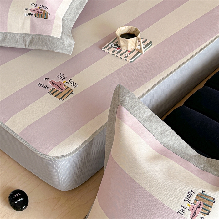 91家纺网 家纺一手货源 找家纺 Sweet dreams甜梦 2025新款母婴级7A抗菌养生冰藤席席子凉席-影棚2床笠款 紫色小河马