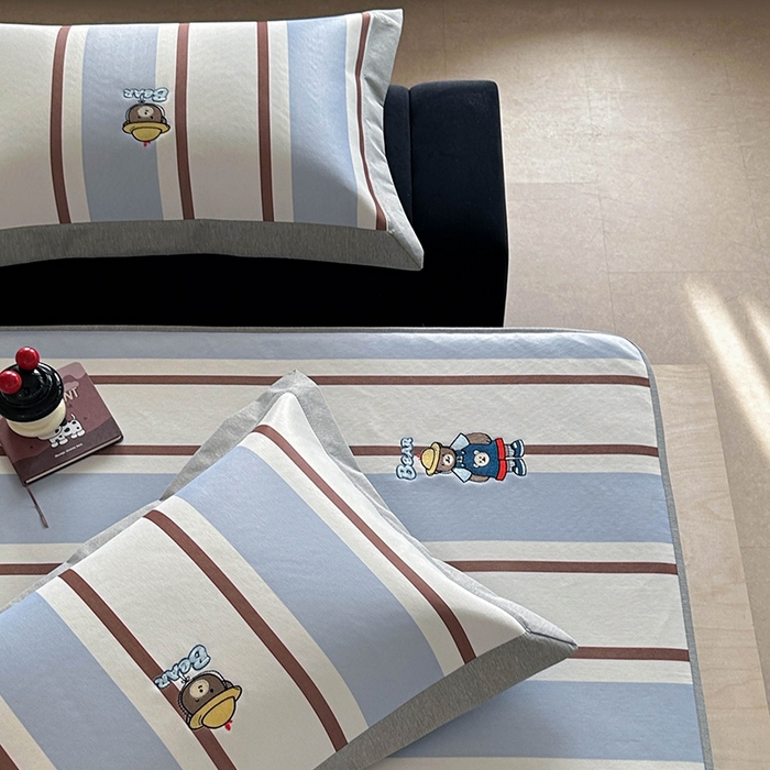 91家纺网 家纺一手货源 找家纺 Sweet dreams甜梦 2025新款母婴级7A抗菌养生冰藤席席子凉席-影棚2床笠款 酷酷熊