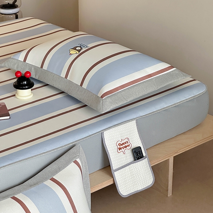 91家纺网 家纺一手货源 找家纺 Sweet dreams甜梦 2025新款母婴级7A抗菌养生冰藤席席子凉席-影棚2床笠款 酷酷熊