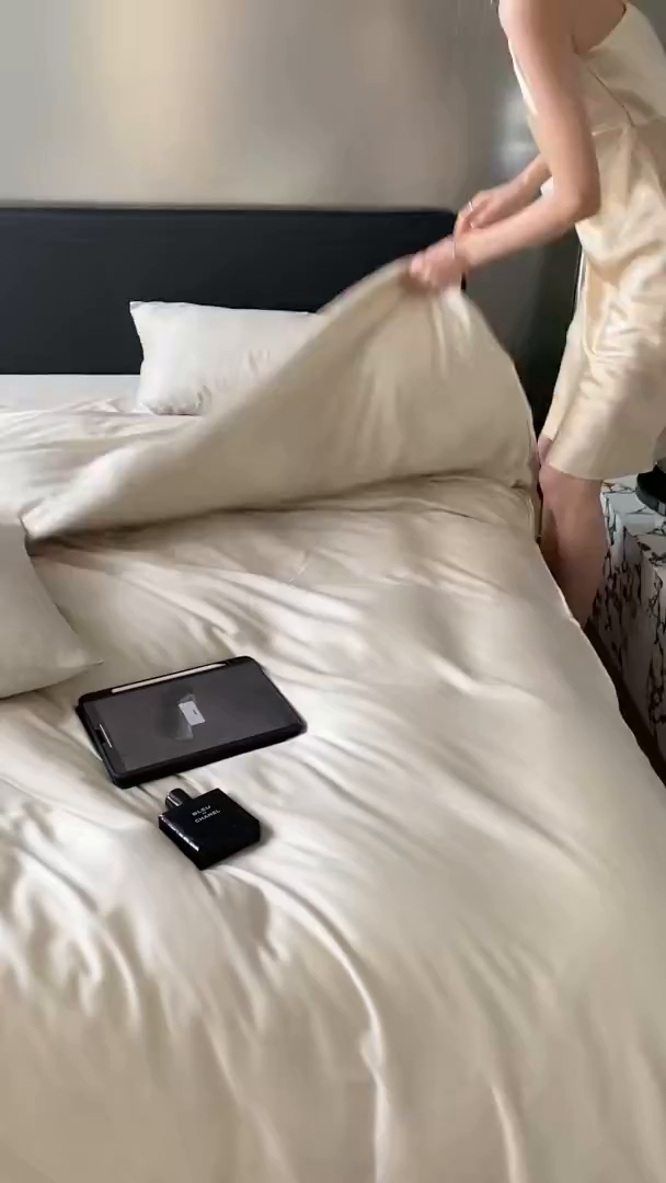 91家纺网 家纺一手货源 找家纺 咏绒家纺工厂店 2025新款60S奥地利兰精天丝轻奢四件套系列（风格二） 极地白