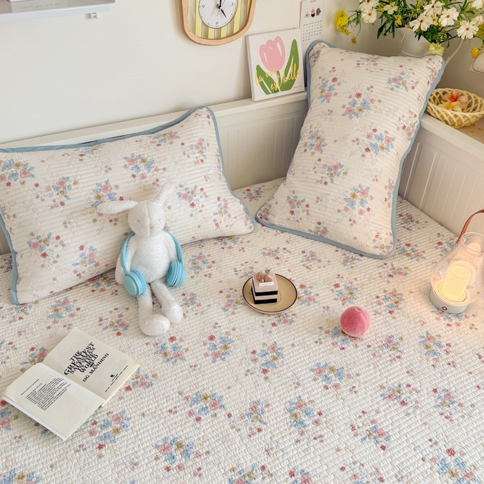 91家纺网 家纺一手货源 找家纺 茉夕家纺 2025新款新疆棉花水洗床盖 淡雅花影