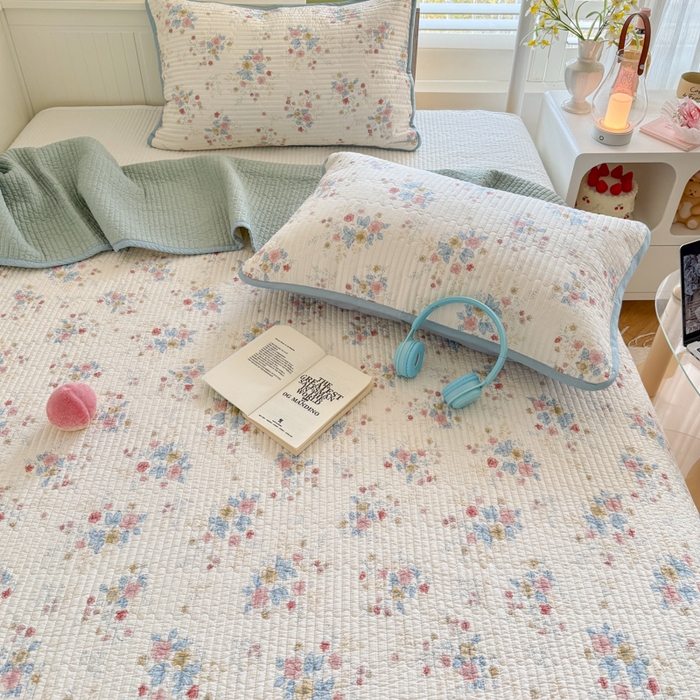 91家纺网 家纺一手货源 找家纺 茉夕家纺 2025新款新疆棉花水洗床盖 淡雅花影