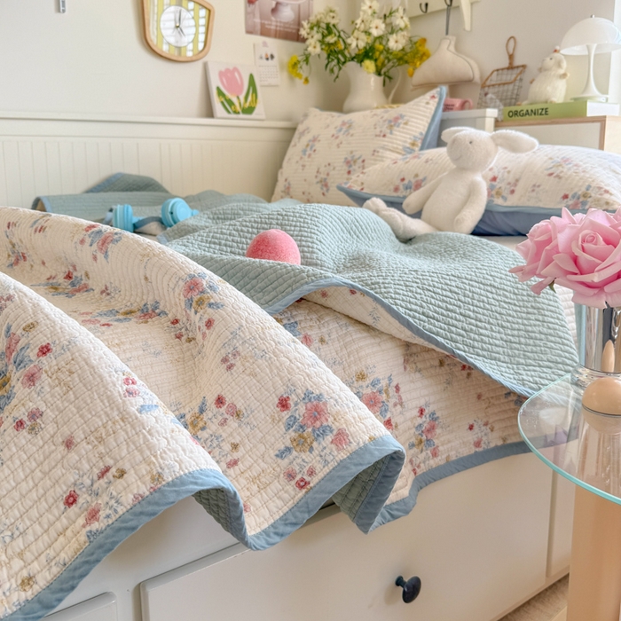 91家纺网 家纺一手货源 找家纺 茉夕家纺 2025新款新疆棉花水洗床盖 淡雅花影