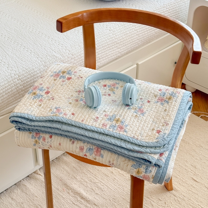 91家纺网 家纺一手货源 找家纺 茉夕家纺 2025新款新疆棉花水洗床盖 淡雅花影