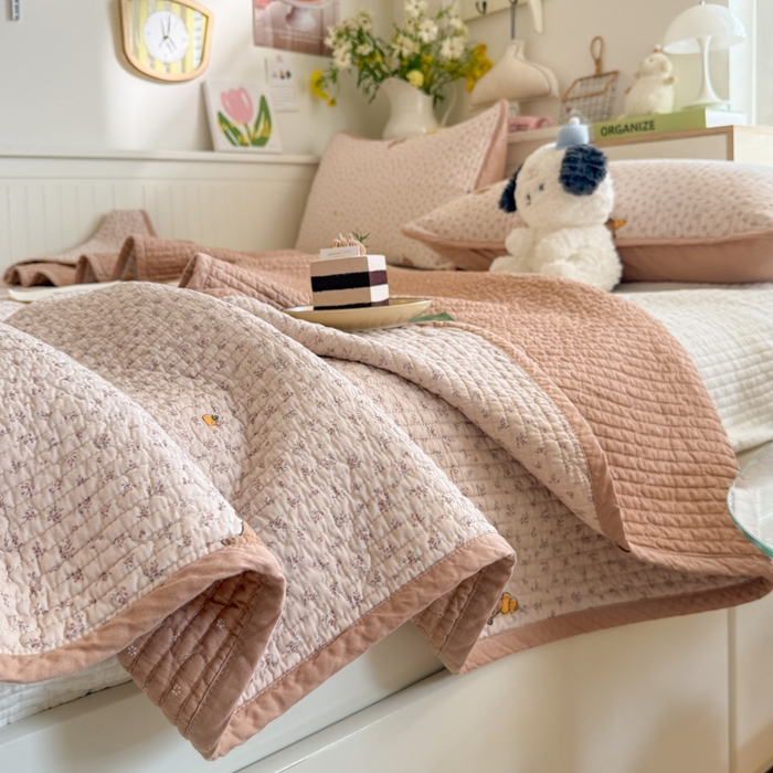 91家纺网 家纺一手货源 找家纺 茉夕家纺 2025新款新疆棉花水洗床盖 调皮巴拉