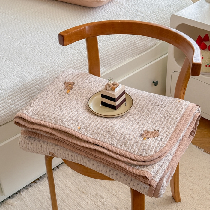 91家纺网 家纺一手货源 找家纺 茉夕家纺 2025新款新疆棉花水洗床盖 调皮巴拉