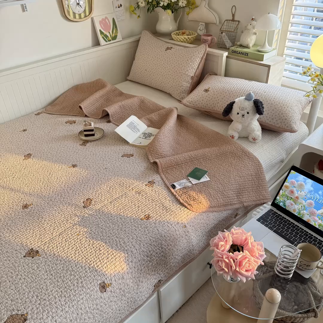 91家纺网 家纺一手货源 找家纺 茉夕家纺 2025新款新疆棉花水洗床盖 调皮巴拉