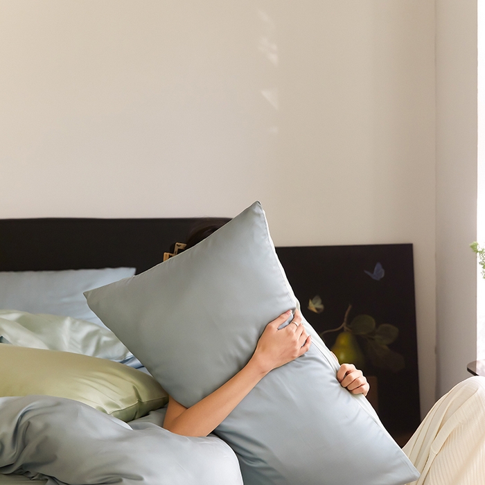 91家纺网 家纺一手货源 找家纺 咏绒家纺工厂店 2025新款60S奥地利兰精天丝轻奢四件套系列（风格二） 天空蓝-浅艾绿