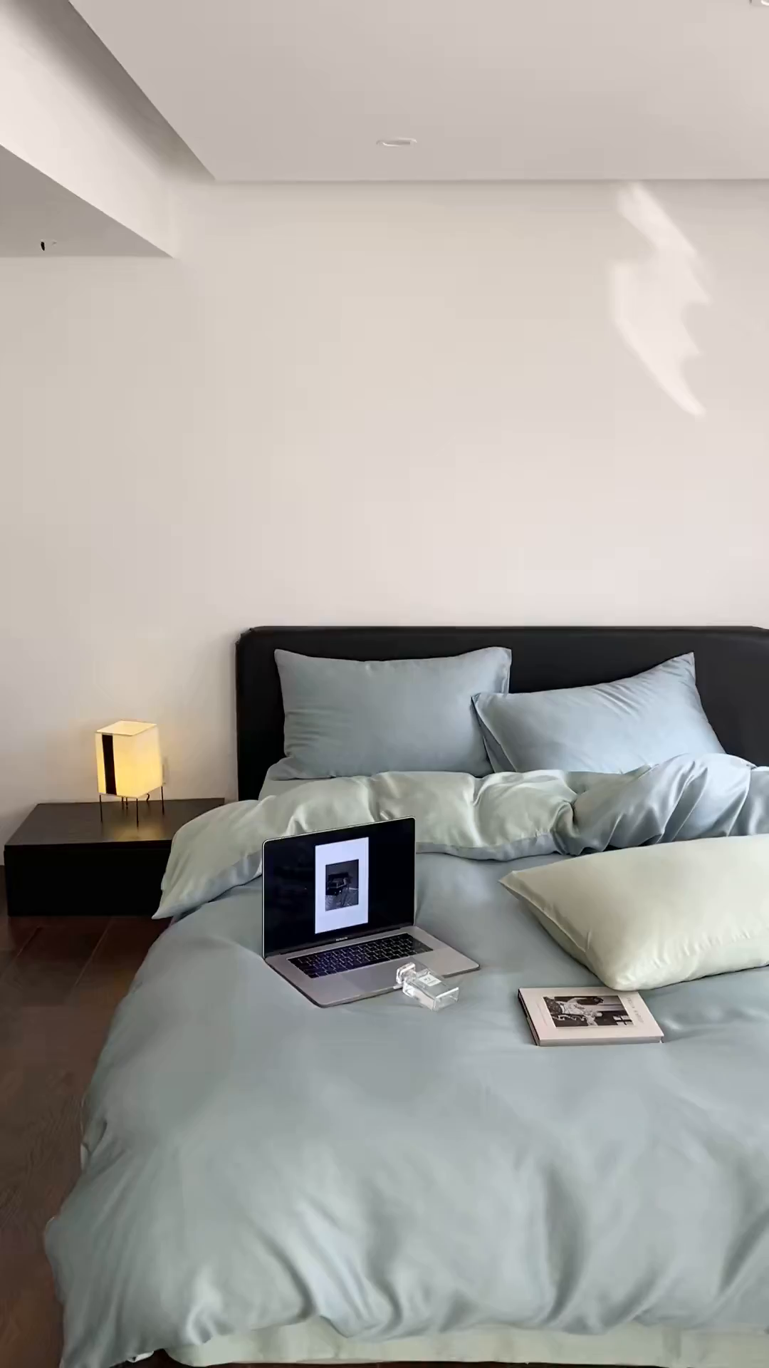 91家纺网 家纺一手货源 找家纺 咏绒家纺工厂店 2025新款60S奥地利兰精天丝轻奢四件套系列（风格二） 天空蓝-浅艾绿