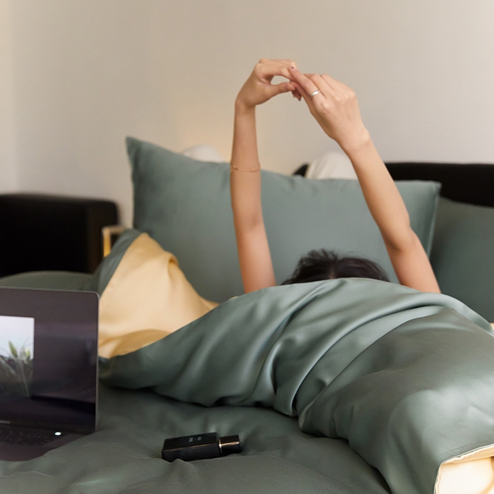 91家纺网 家纺一手货源 找家纺 咏绒家纺工厂店 2025新款60S奥地利兰精天丝轻奢四件套系列（风格二） 天青色-香槟金