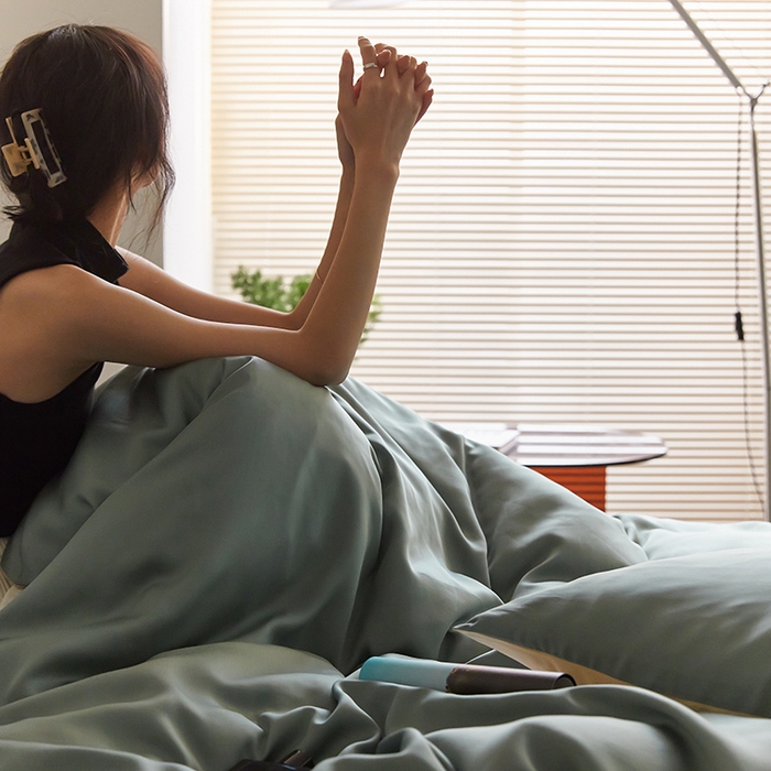 91家纺网 家纺一手货源 找家纺 咏绒家纺工厂店 2025新款60S奥地利兰精天丝轻奢四件套系列（风格二） 天青色-香槟金