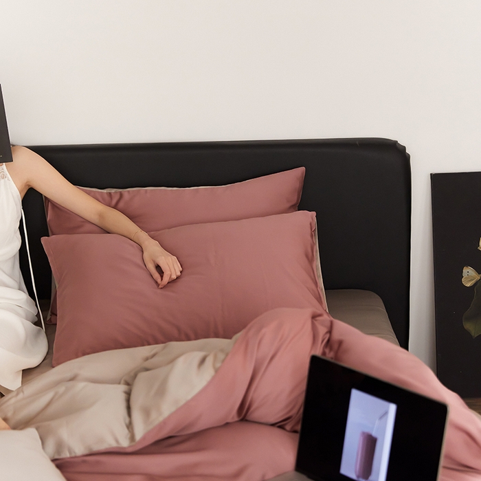 91家纺网 家纺一手货源 找家纺 咏绒家纺工厂店 2025新款60S奥地利兰精天丝轻奢四件套系列（风格二） 野樱莓-芋泥灰