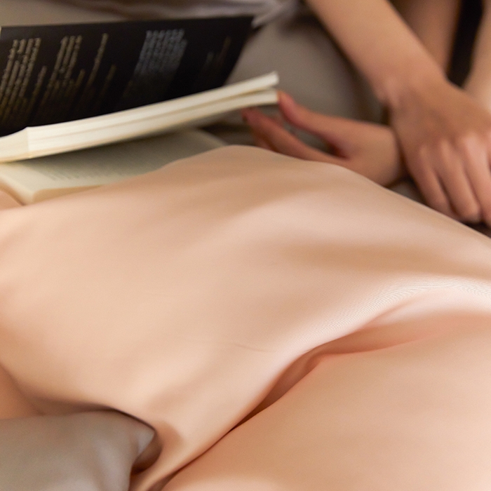 91家纺网 家纺一手货源 找家纺 咏绒家纺工厂店 2025新款60S奥地利兰精天丝轻奢四件套系列（风格二） 月光色-岩石灰