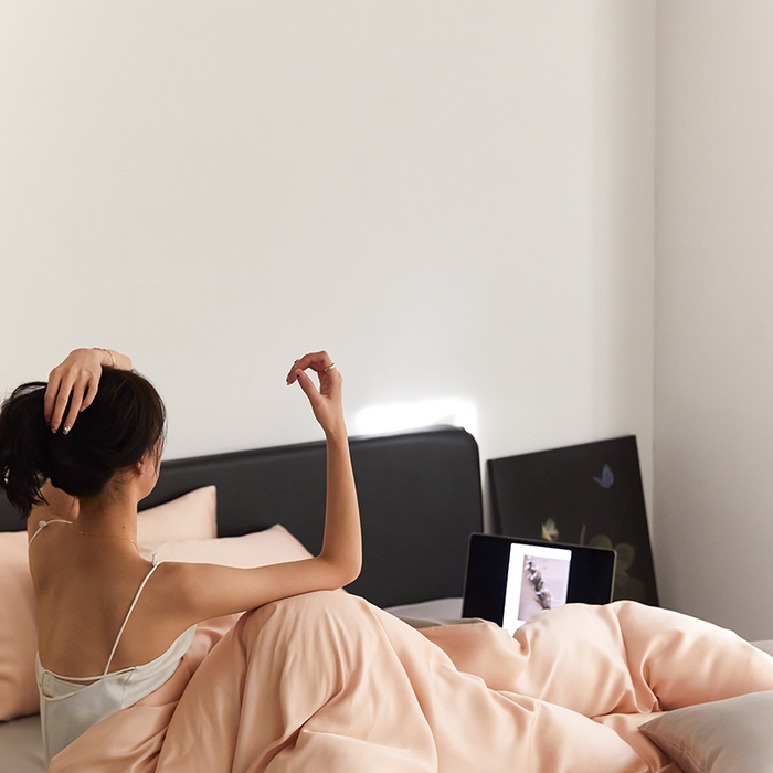 91家纺网 家纺一手货源 找家纺 咏绒家纺工厂店 2025新款60S奥地利兰精天丝轻奢四件套系列（风格二） 月光色-岩石灰