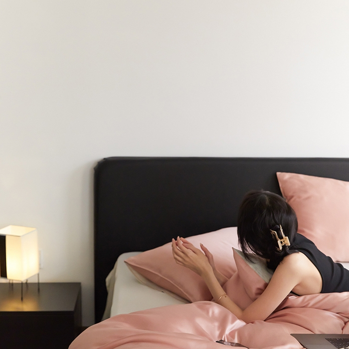 91家纺网 家纺一手货源 找家纺 咏绒家纺工厂店 2025新款60S奥地利兰精天丝轻奢四件套系列（风格二） 芝芝淘淘-极地白