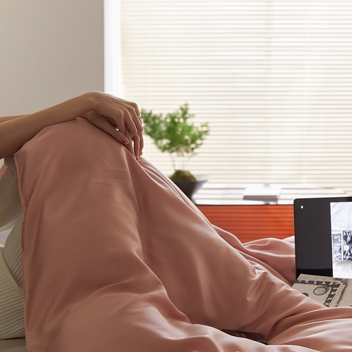 91家纺网 家纺一手货源 找家纺 咏绒家纺工厂店 2025新款60S奥地利兰精天丝轻奢四件套系列（风格二） 芝芝淘淘-极地白