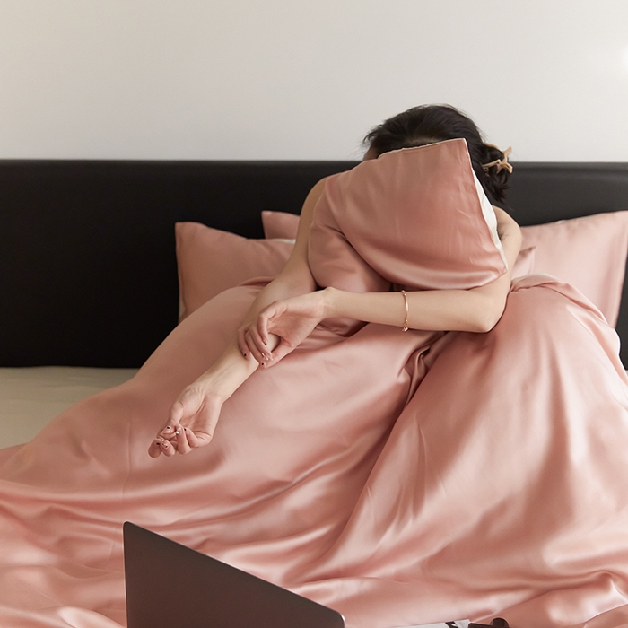 91家纺网 家纺一手货源 找家纺 咏绒家纺工厂店 2025新款60S奥地利兰精天丝轻奢四件套系列（风格二） 芝芝淘淘-极地白