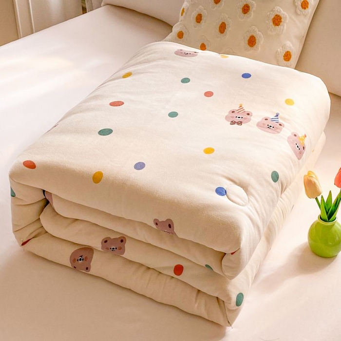 91家纺网 家纺一手货源 找家纺  （不断货 提供买家秀）2025年新款A类母婴级宝宝被子豆豆绒牛奶针织棉被子儿童豆豆被大豆被春秋被 波点小熊